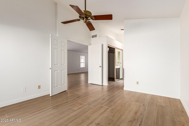 Building Photo - 768 S Martinique Dr