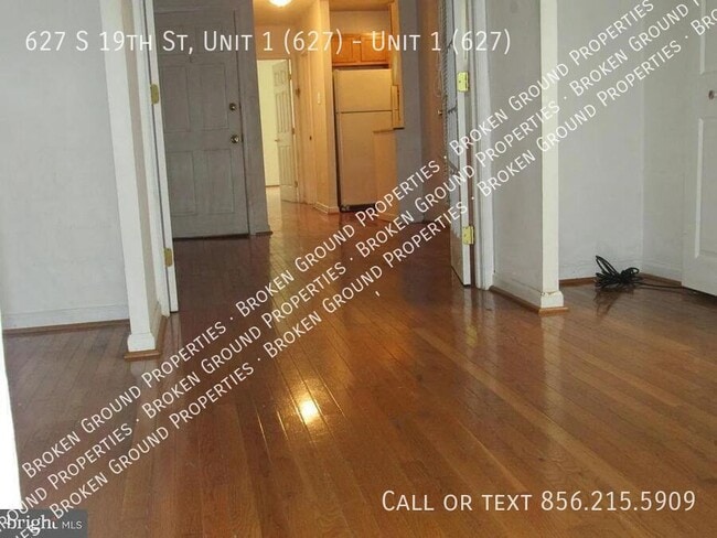 Building Photo - 627 S 19th St