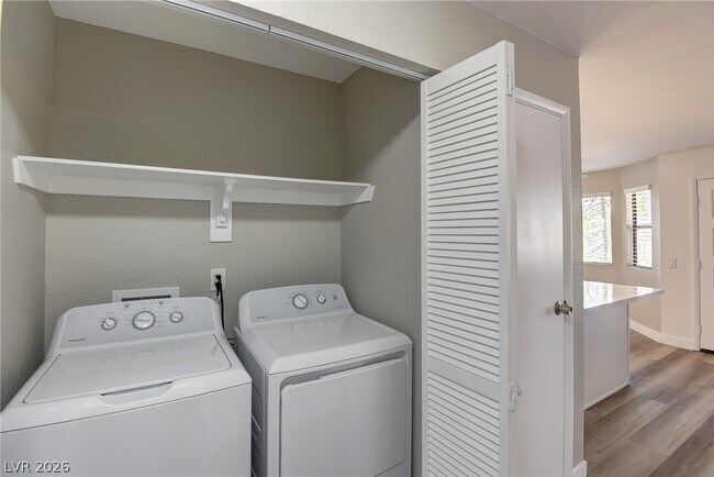 Building Photo - 853 Rock Springs Dr