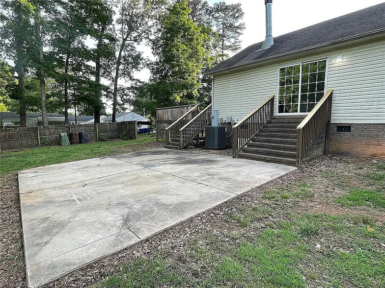 Building Photo - 216 Gibson Rd