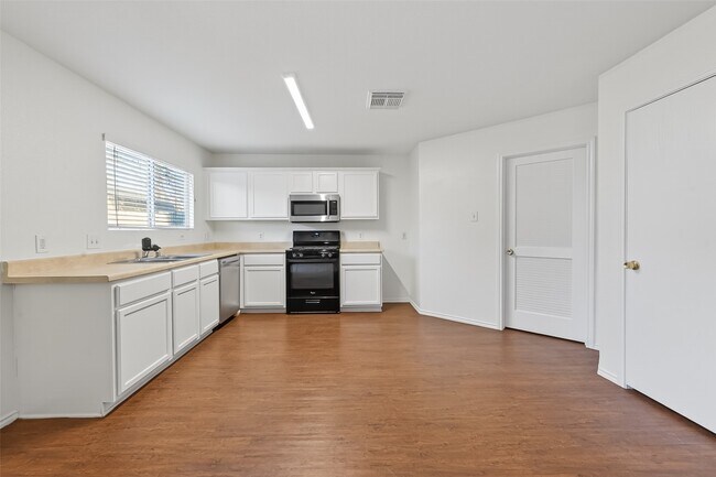 Building Photo - 854 Darbydale Crossing Ln