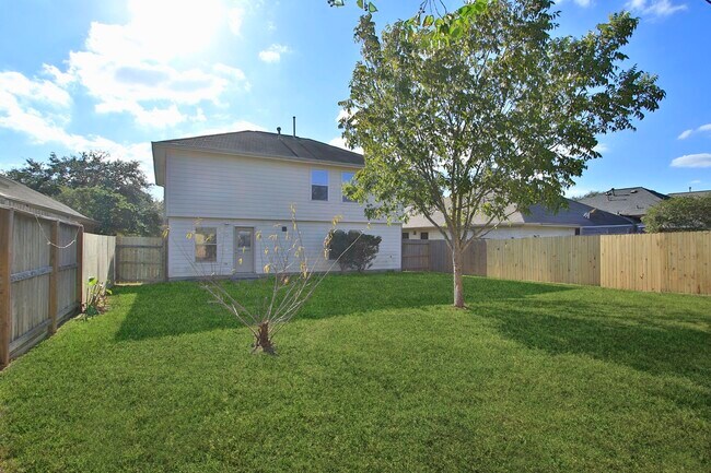 Building Photo - 18926 Piney Way Dr