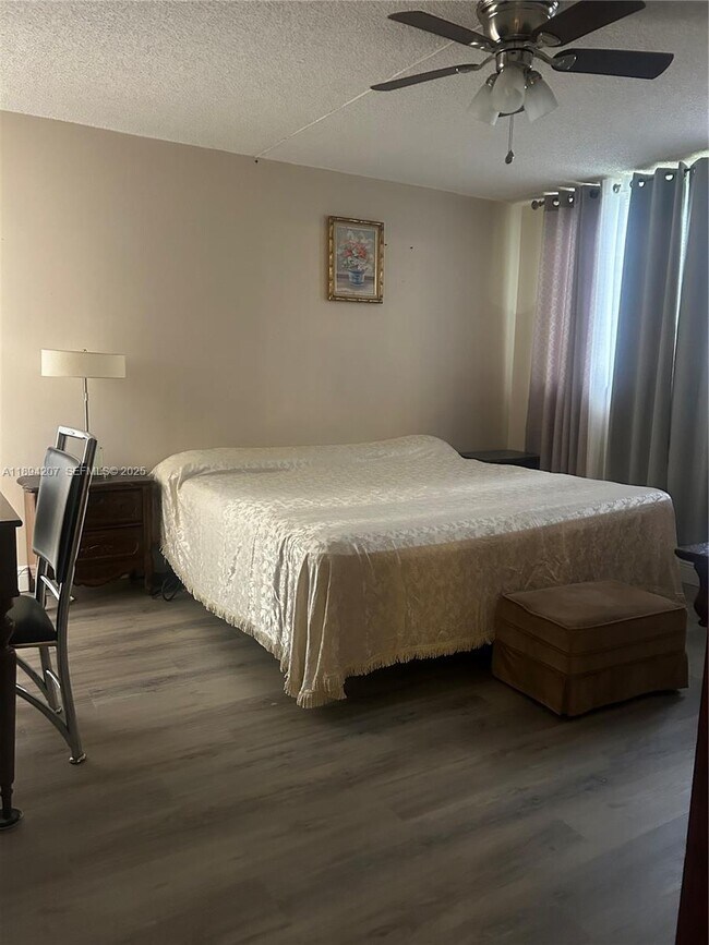 Building Photo - 8962 S Hollybrook Blvd