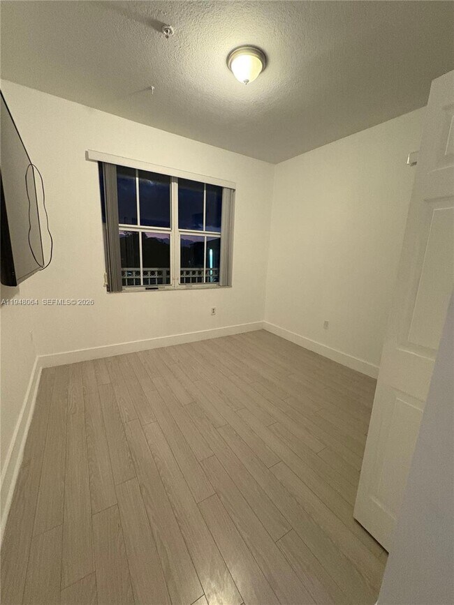 Building Photo - 10902 NW 83rd St