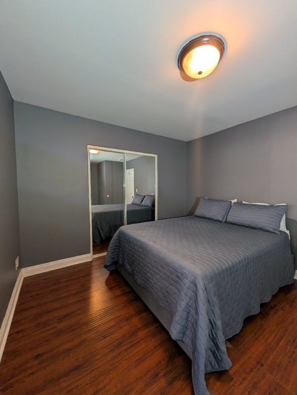 Building Photo - 1907 W Vernon Ave