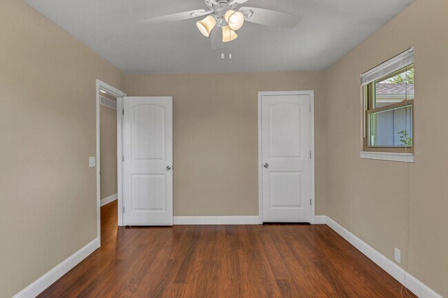 Building Photo - Italian Estates Property Management