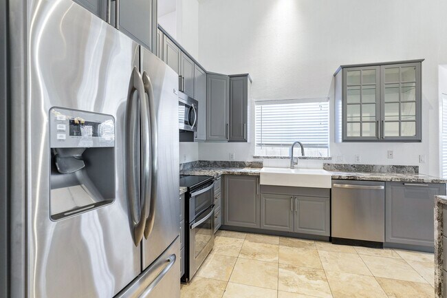 Building Photo - Beautiful 4 bedroom home in North Phoenix
