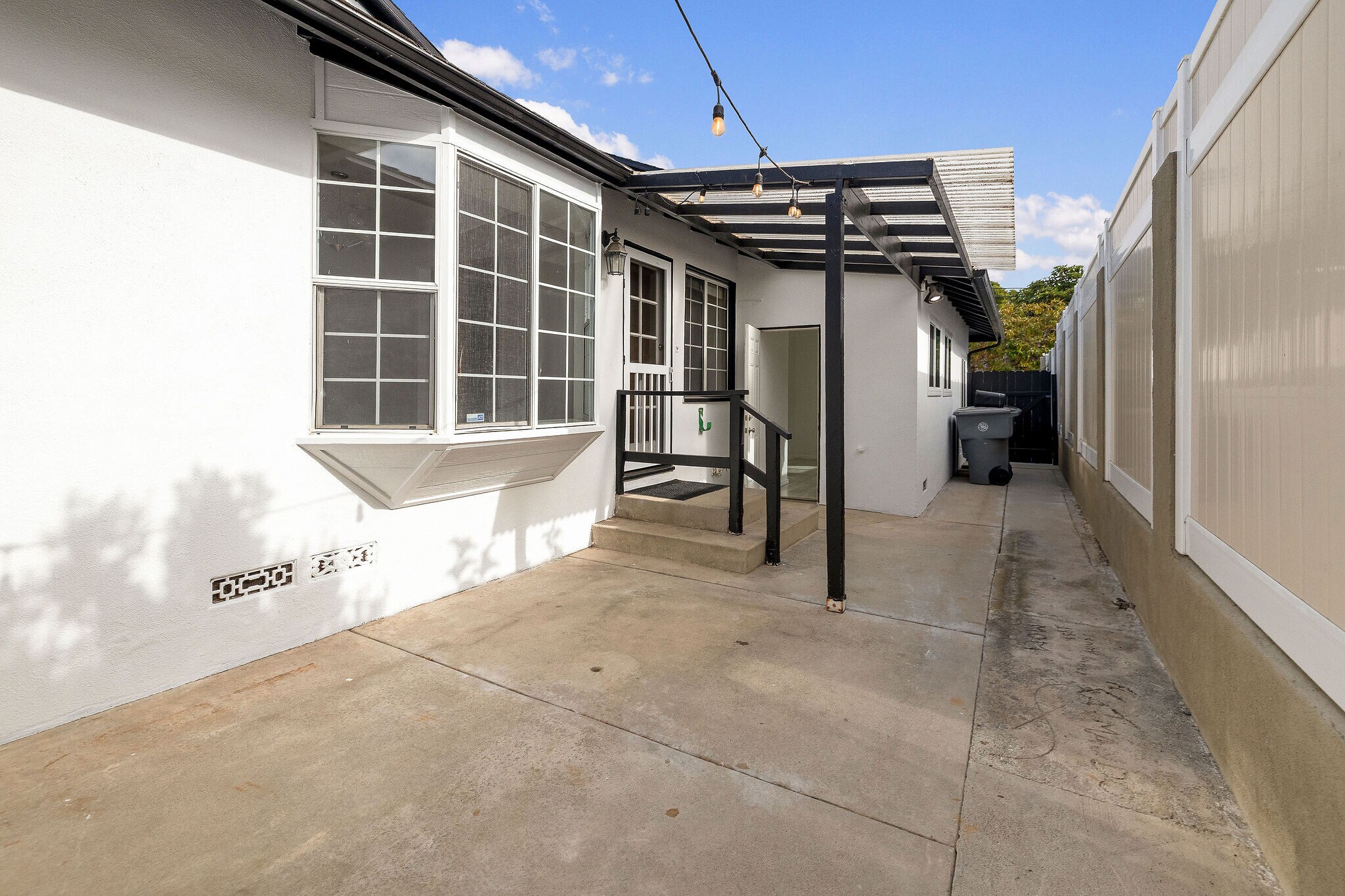 Building Photo - 5525 Wilma St