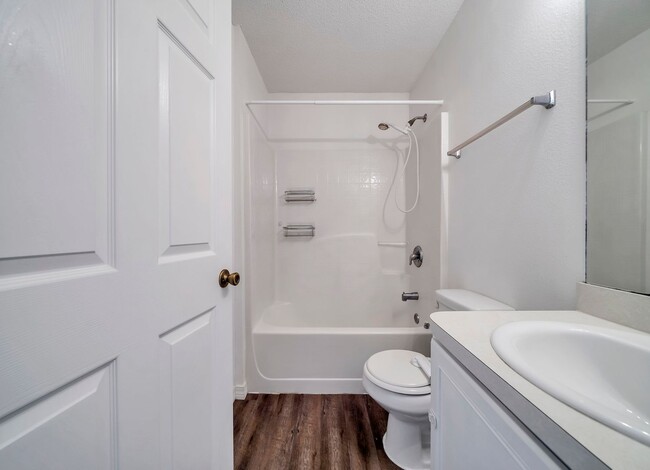 Building Photo - 109 Cabana Way