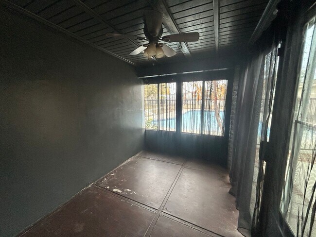 Building Photo - 617 N Stine Rd