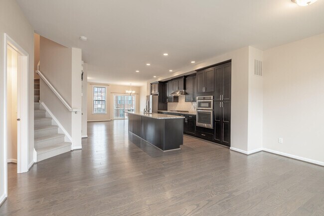 Building Photo - 2715 S Spurway Dr