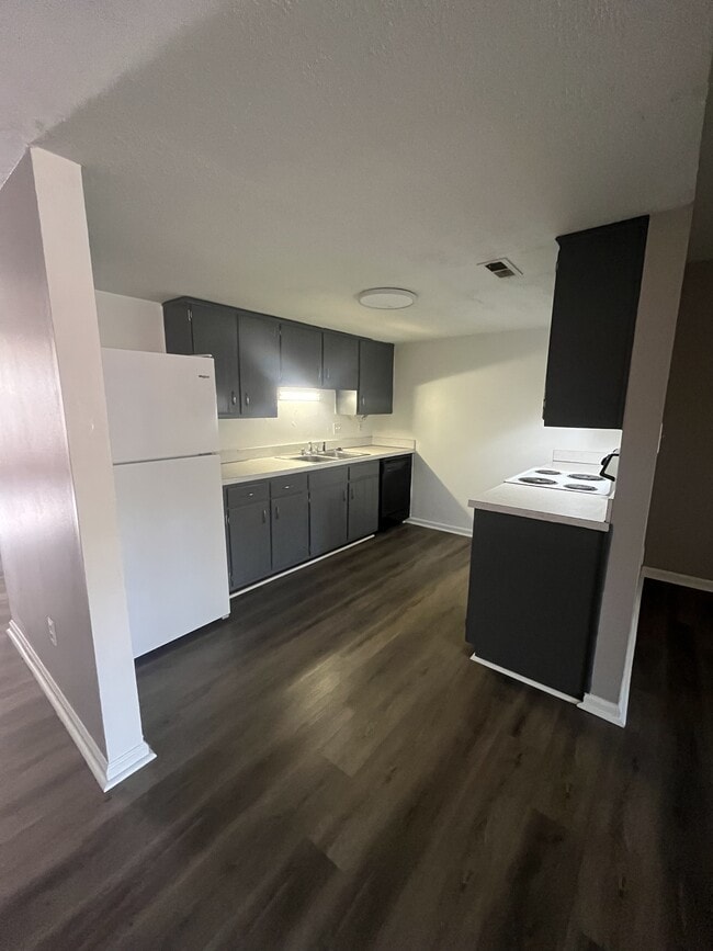 Building Photo - 14553 Old Courthouse Way