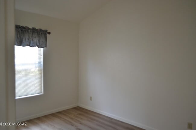 Building Photo - 5376 N Calle Del Rocio