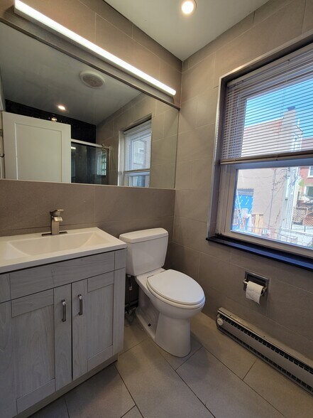 Building Photo - 409 South St