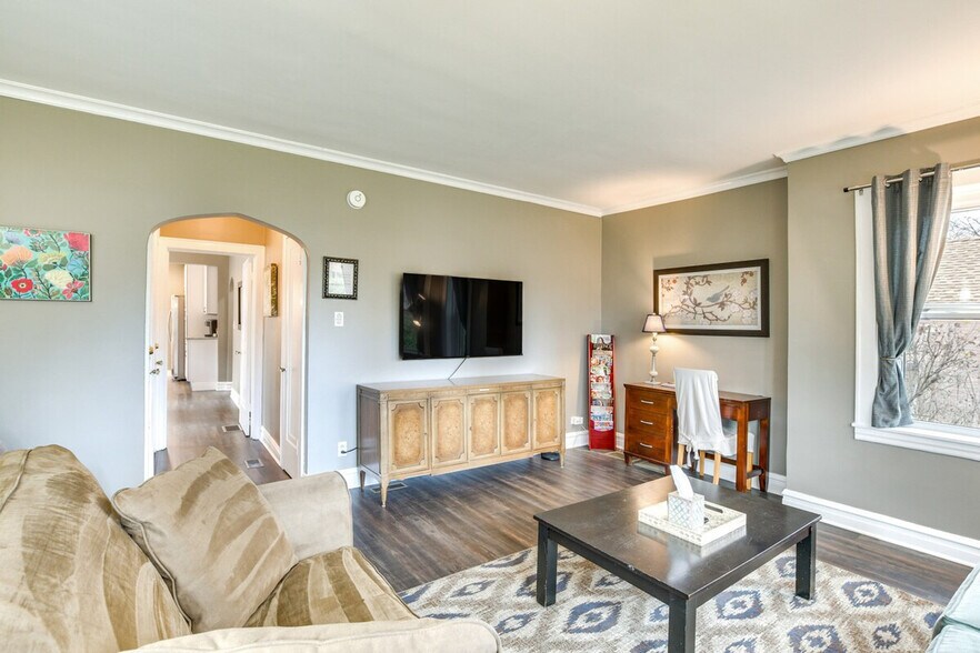 Building Photo - 1540 Fowler Ave