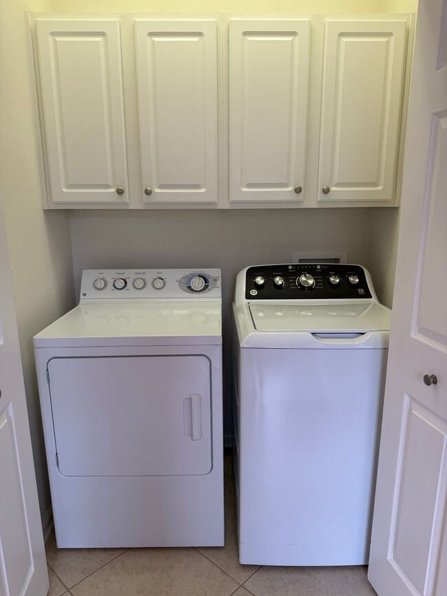 Building Photo - Beautiful Sun City Home