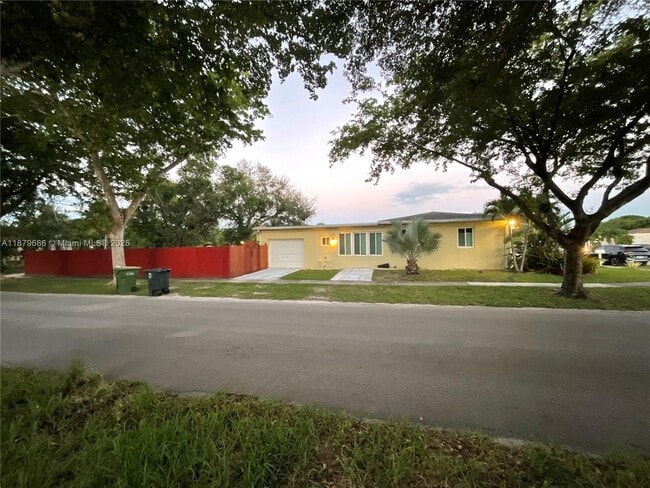 Primary Photo - 385 NW 129th St