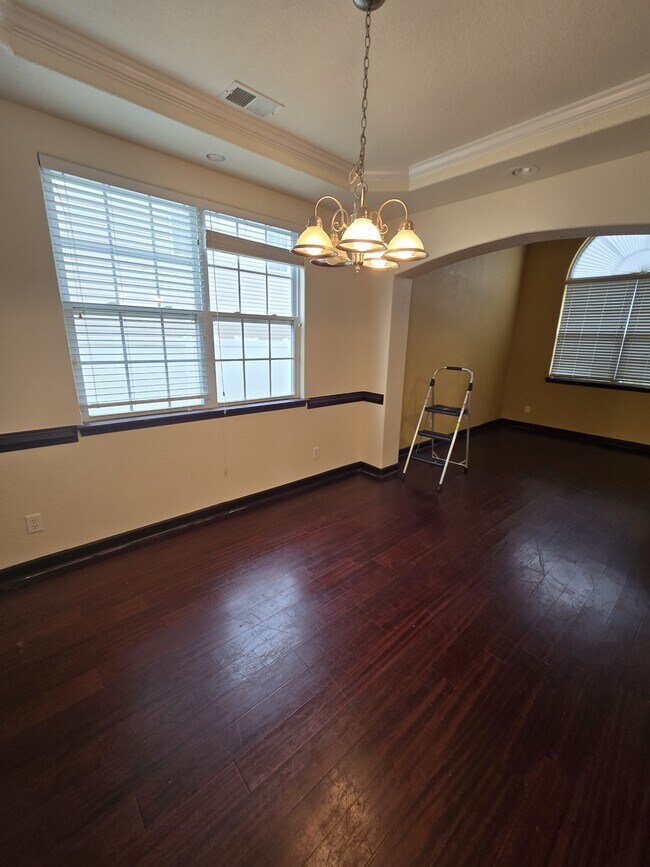 Building Photo - 2009 Breck Ave