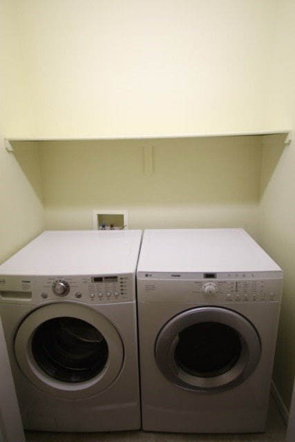 Building Photo - 3 Bedroom Eagle River Condo w/ Easy Highwa...
