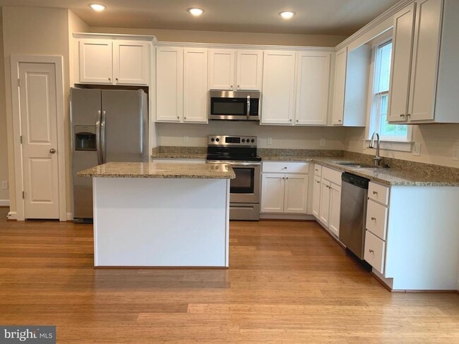 Building Photo - 88 Andrews Pl