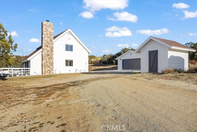 Building Photo - 59470 Burnt Valley Rd