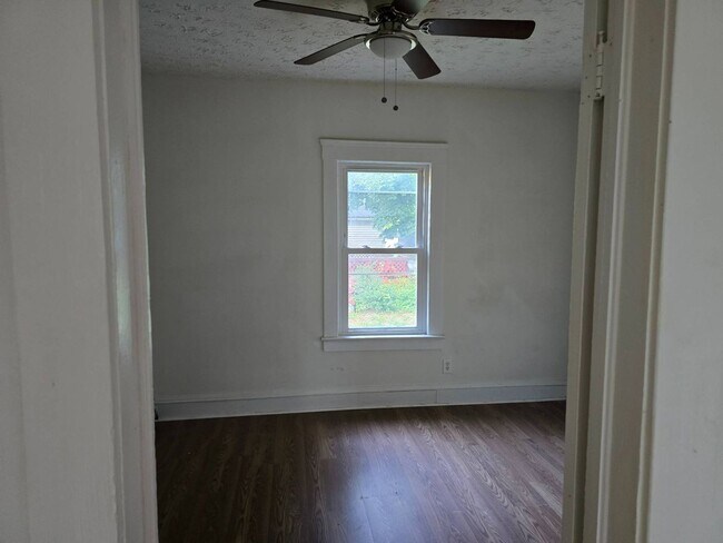 Building Photo - 8323 Medina Ave