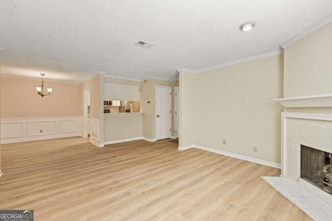 Building Photo - 611 Barrington Hills Dr