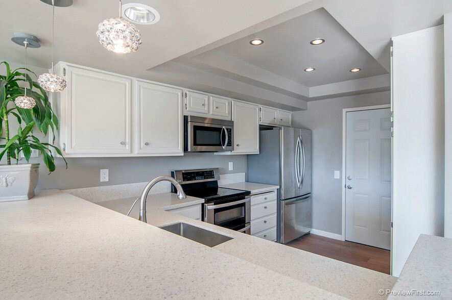 Building Photo - 1047 Santa Helena Park Ct