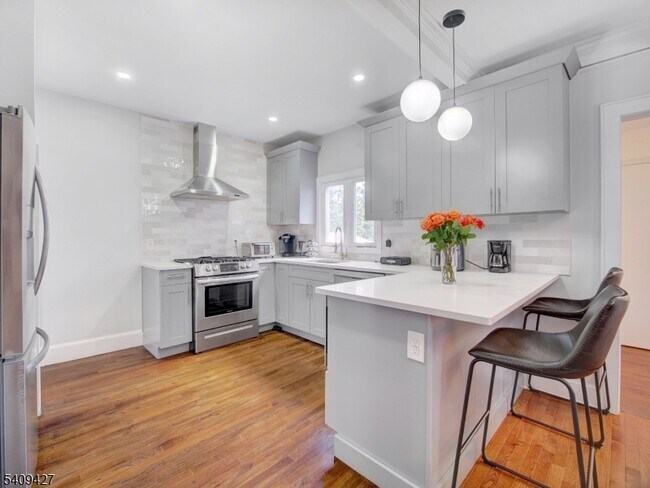 Building Photo - 415 Orange Rd