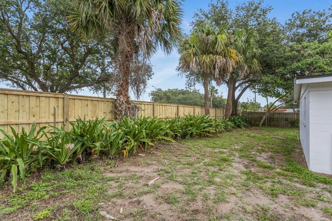 Building Photo - Welcome to Beautiful Atlantic Beach!