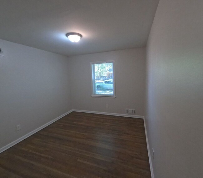 Building Photo - 3150 Parham St