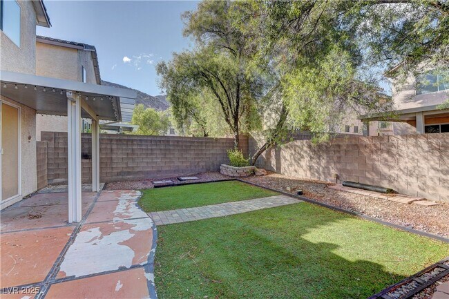 Building Photo - 10654 Solar Hawk Ave