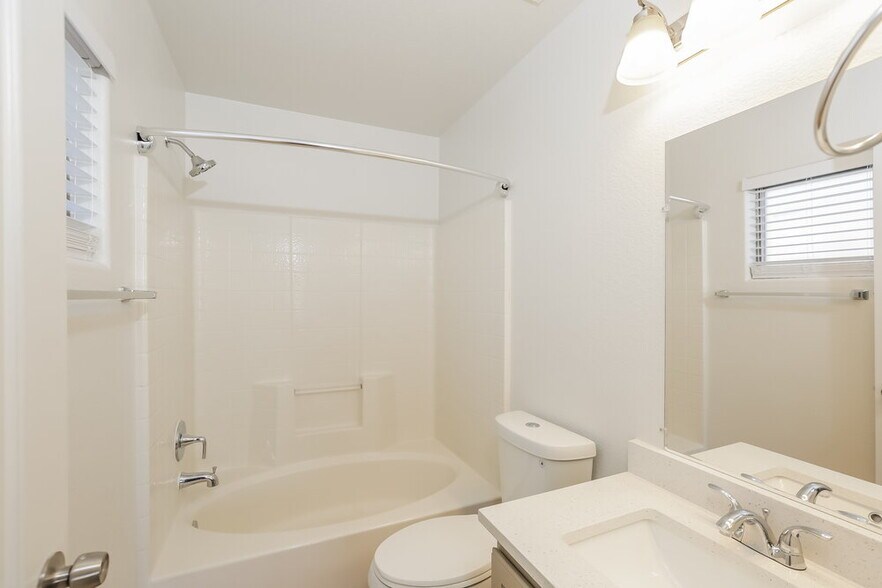 Building Photo - 2838 S 64th Dr