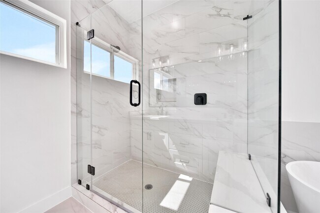 Building Photo - 4124 Buck St