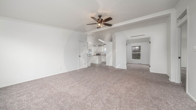 Building Photo - Spacious 4 Bedroom Near Woodman & Black Fo...