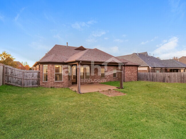 Building Photo - 45 Donna Lyn Dr