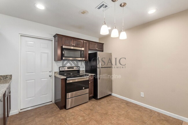 Building Photo - 4624 S 19th Ave