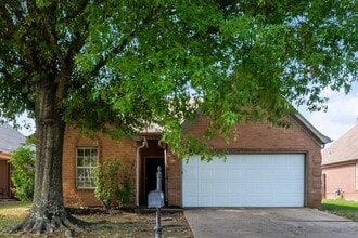 Building Photo - 5975 Alexandria Ln