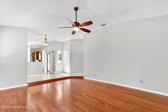 Building Photo - 810 Parkside Pl