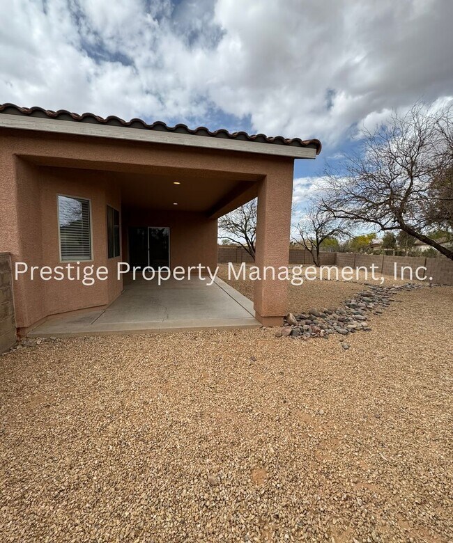 Building Photo - Beautiful Must see Spacious 4/2 Home on the SouthWest Side!!