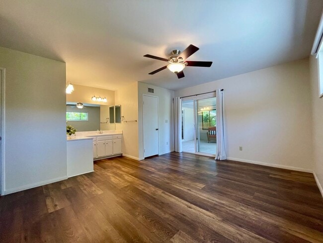 Building Photo - Gorgeous 4 Bedroom 2 Bathroom Home in Bonita!