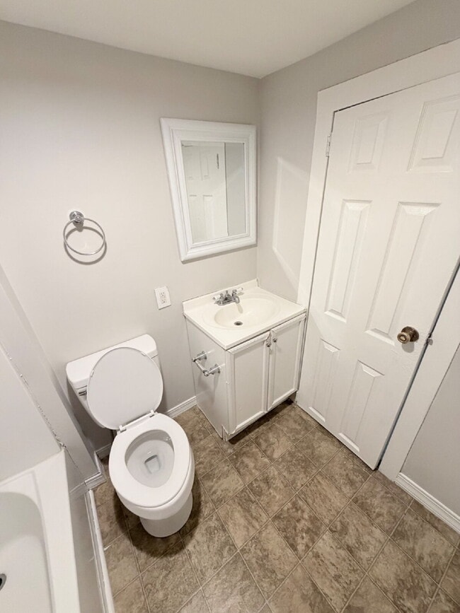 Building Photo - "Charming 3-Bedroom Home in the Heart of Winston-Salem-Pets Welcome Housing Vouchers Accepted!