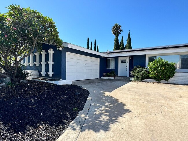 Primary Photo - Upgraded 3 Bed / 2 Bath Pool Home with Sol...