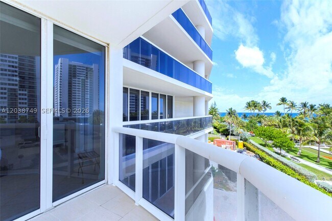 Building Photo - 1850 S Ocean Dr