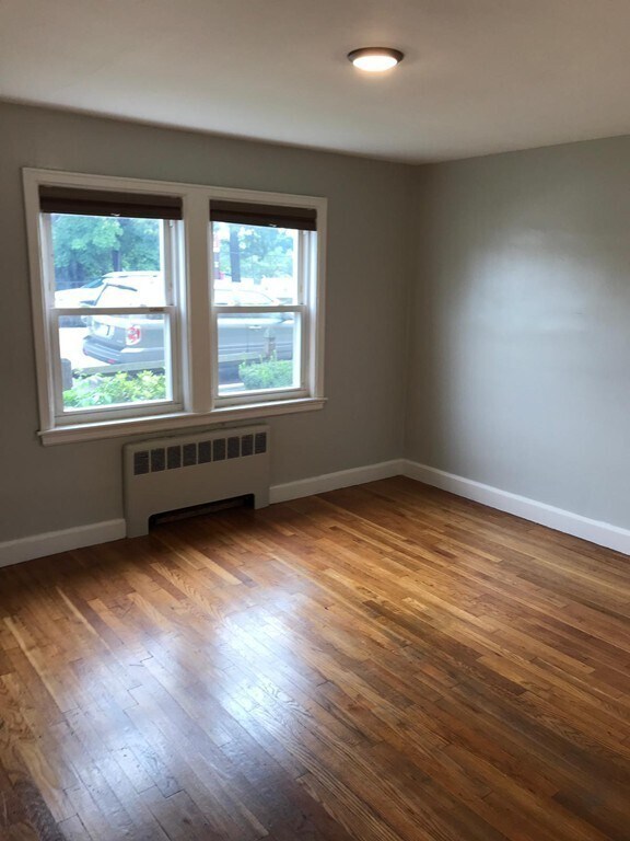 Building Photo - 915 Hancock St