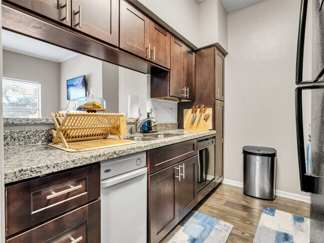 Building Photo - 702 Bering Dr