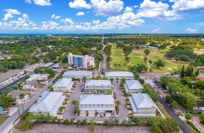 Primary Photo - 118 N Fredrica Ave