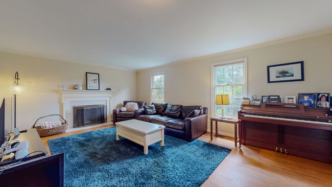 Building Photo - Beautiful Colonial Cape with Fireplace, De...