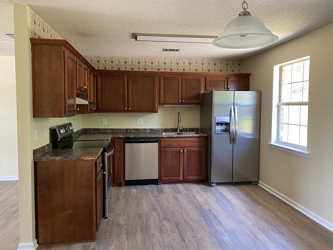 Building Photo - 825 Kiln Ln