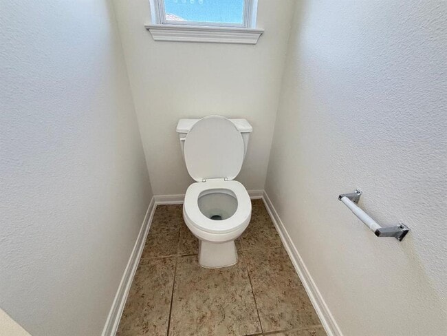 Building Photo - 1913 Overland Dr